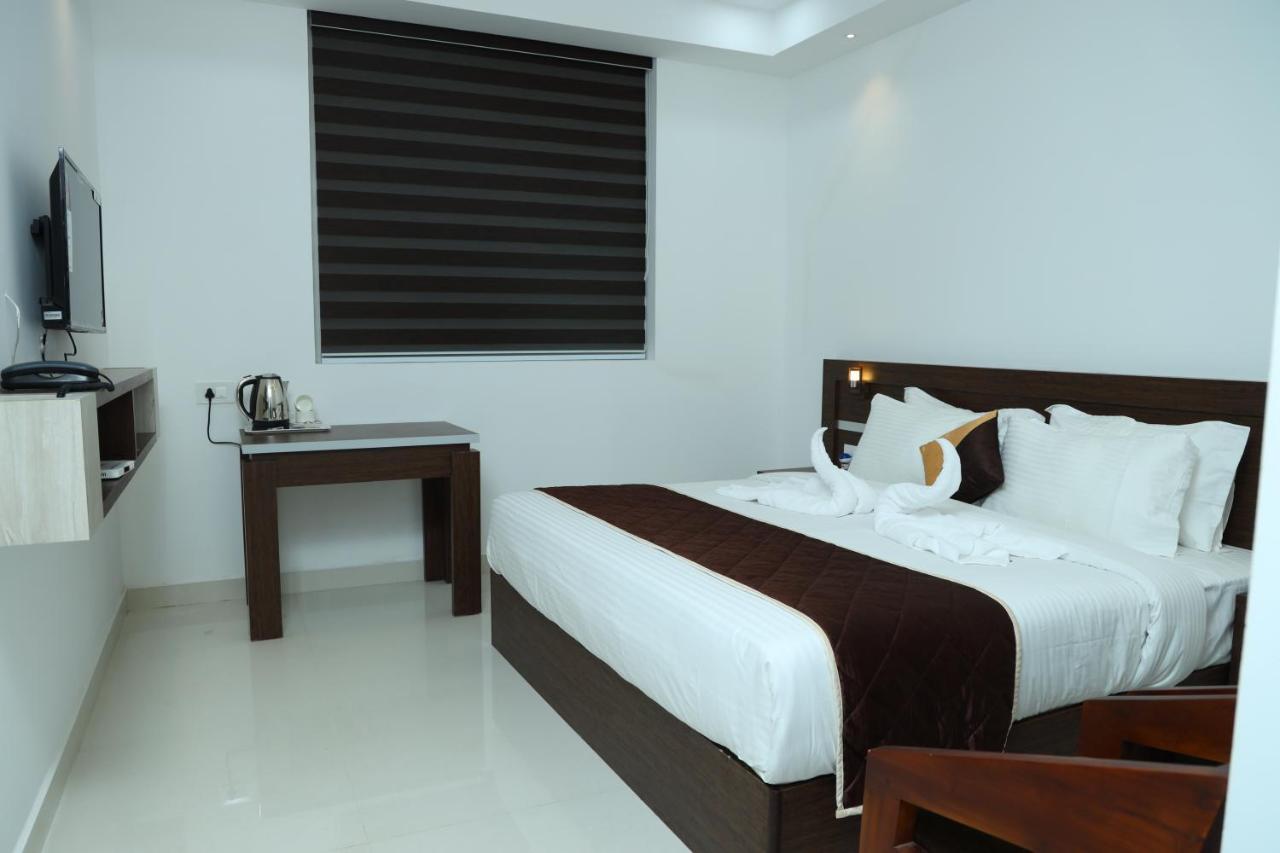 Hotel Dream Castle Munnar Esterno foto